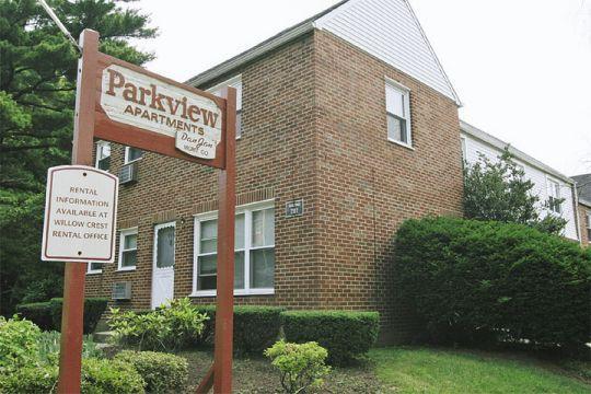 Parkview Apartments in Whitehall, PA - Foto de edificio