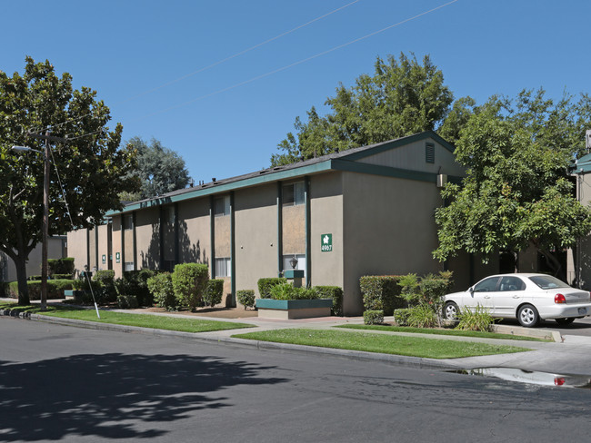 Village at Shaw Apartments in Fresno, CA - Building Photo - Building Photo