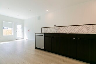 1248 Lecount St, Unit A in Philadelphia, PA - Foto de edificio - Building Photo