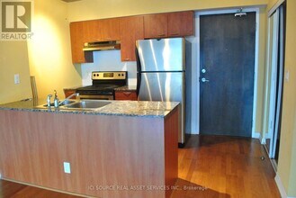 22 Wellesley St E in Toronto, ON - Building Photo - Building Photo