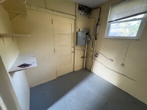 17 Dewitt St in Greenhills, OH - Building Photo - Building Photo