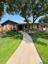 2328 Hammond Blvd in Clovis, NM - Building Photo