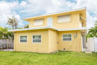 256 NE 13th St in Delray Beach, FL - Building Photo - Building Photo