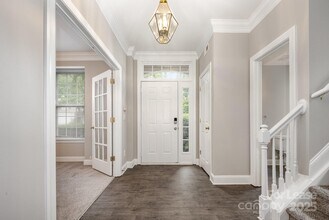 6721 Charter Hills Rd in Charlotte, NC - Building Photo - Building Photo