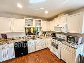 5574 Chanteclaire in Sarasota, FL - Building Photo - Building Photo