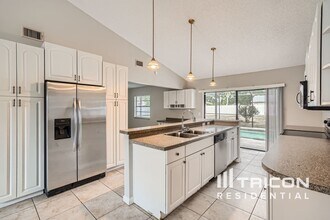 10206 Deepbrook Dr in Riverview, FL - Building Photo - Building Photo