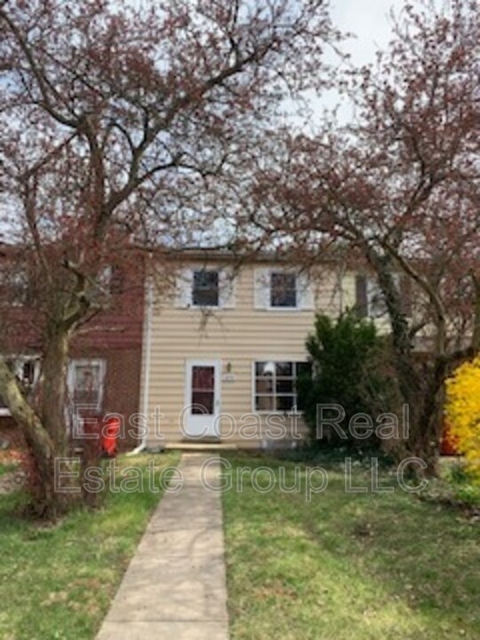 1850 Abbey Ln in Hagerstown, MD - Building Photo