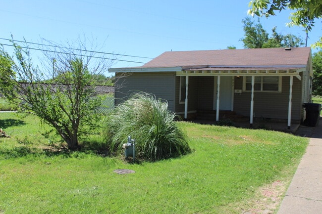 property at 902 NW 99th St