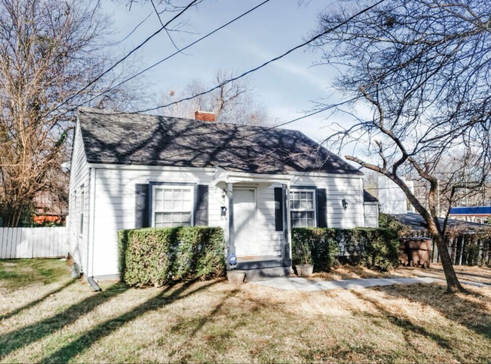2031 Benjamin St in Nashville, TN - Building Photo