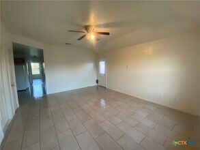 103 Castellon Ct in Killeen, TX - Building Photo - Building Photo