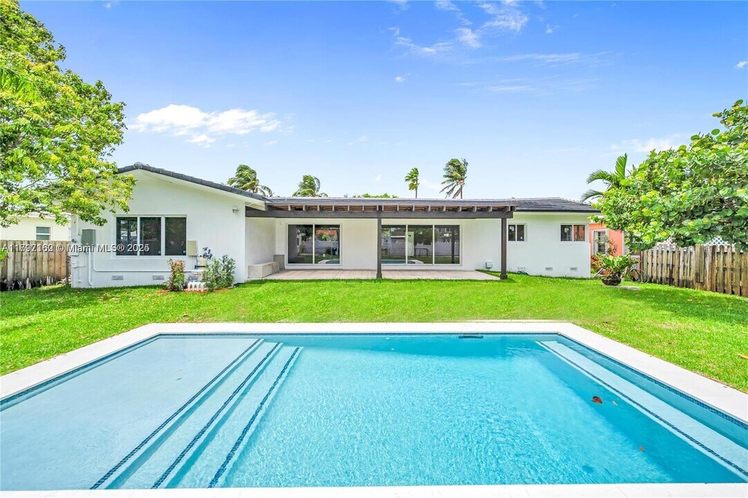 1418 Jefferson St in Hollywood, FL - Building Photo