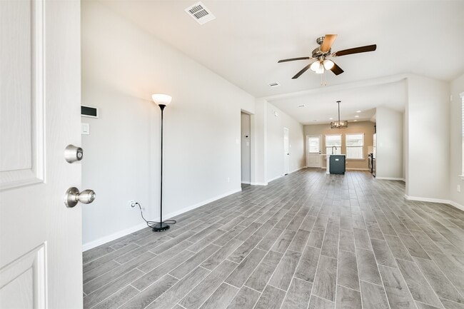 13114 Dalvay Beach Dr in La Marque, TX - Building Photo - Building Photo