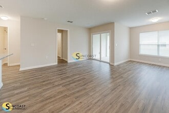 24 Raintree Pl, Unit B in Palm Coast, FL - Foto de edificio - Building Photo