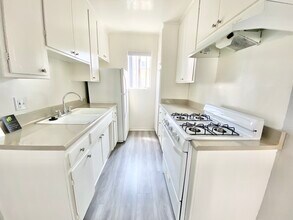 1827 Butler Ave, Unit 7 in Los Angeles, CA - Building Photo - Building Photo