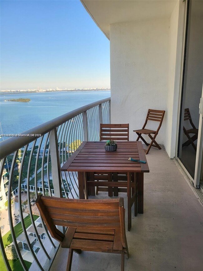 property at 1750 N Bayshore Dr