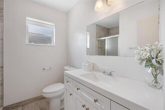 5300 Washington St, Unit c111 in Hollywood, FL - Foto de edificio - Building Photo
