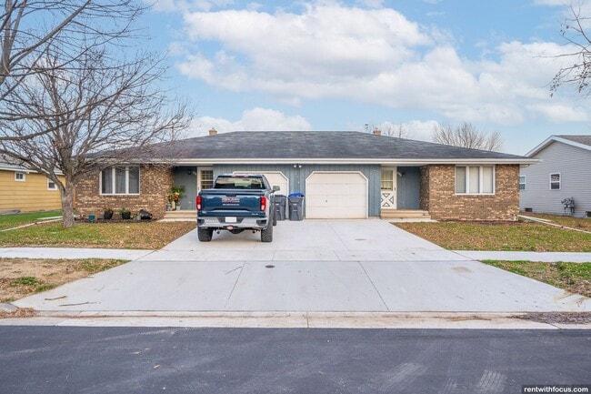 property at 1336 Meadow Ln