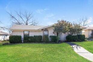 2532 Belhaven Dr in Mesquite, TX - Building Photo