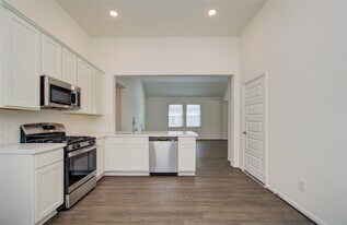 8414 Beacon Bay Cir in Mont Belvieu, TX - Building Photo