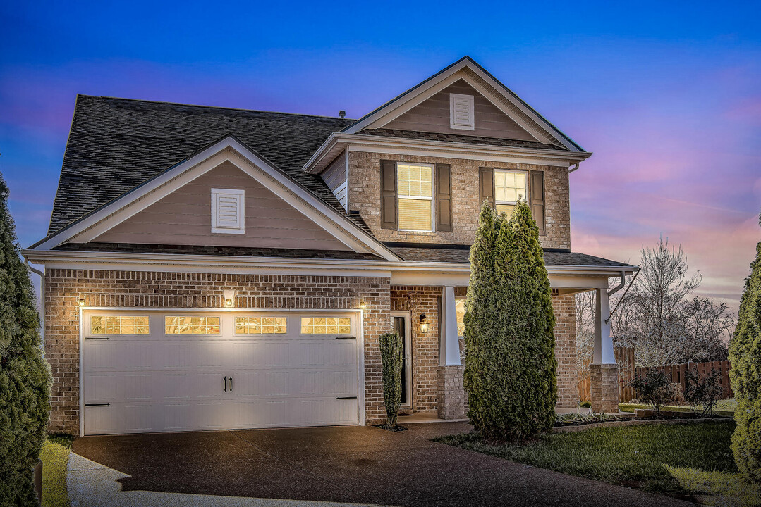 422 Dunnwood Ct in Mount Juliet, TN - Building Photo
