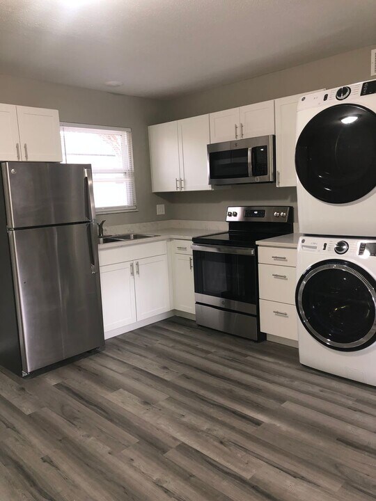 207 John St in Troy, MO - Building Photo