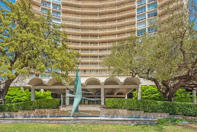 6211 W Northwest Hwy in Dallas, TX - Building Photo - Building Photo