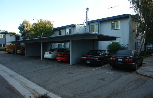 Colorado Park Apartments in Palo Alto, CA - Building Photo - Building Photo