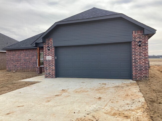 5565 Neptune Ave in Durant, OK - Building Photo - Building Photo