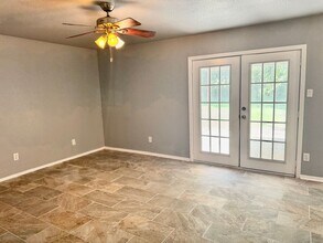 1729 W Doyle St in Granbury, TX - Building Photo - Building Photo