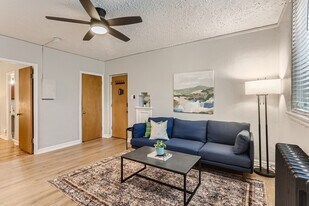 1666 Detroit St in Denver, CO - Building Photo