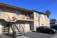 610-612 W Grand Blvd in Corona, CA - Building Photo - Building Photo