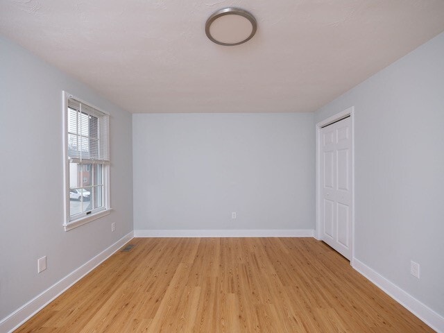 8 Eugene Way in Weymouth, MA - Foto de edificio - Building Photo