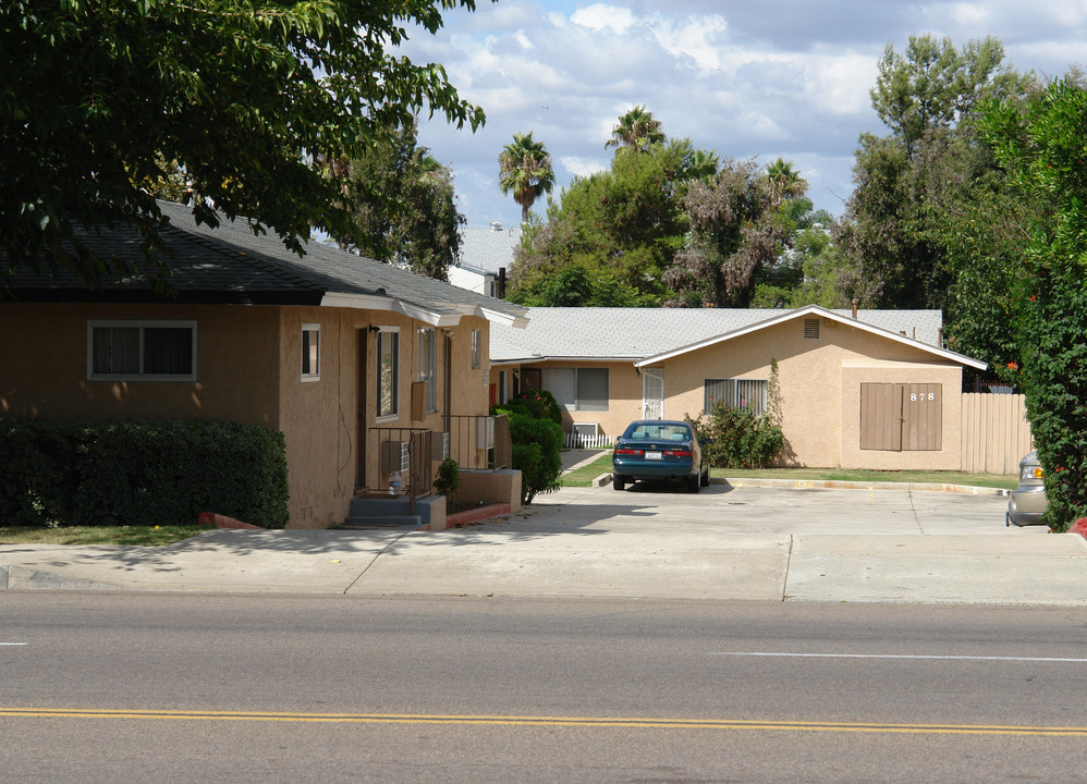 878 E Chase Ave in El Cajon, CA - Building Photo