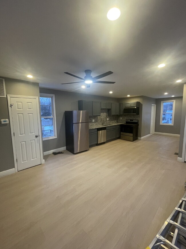 385 Beaver St in Leetsdale, PA - Building Photo - Building Photo