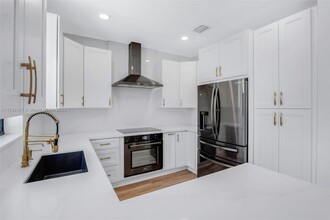 4664 Banker Terrace in Davie, FL - Foto de edificio - Building Photo