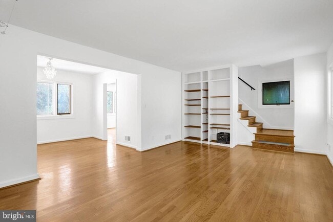property at 2921 S Grant St