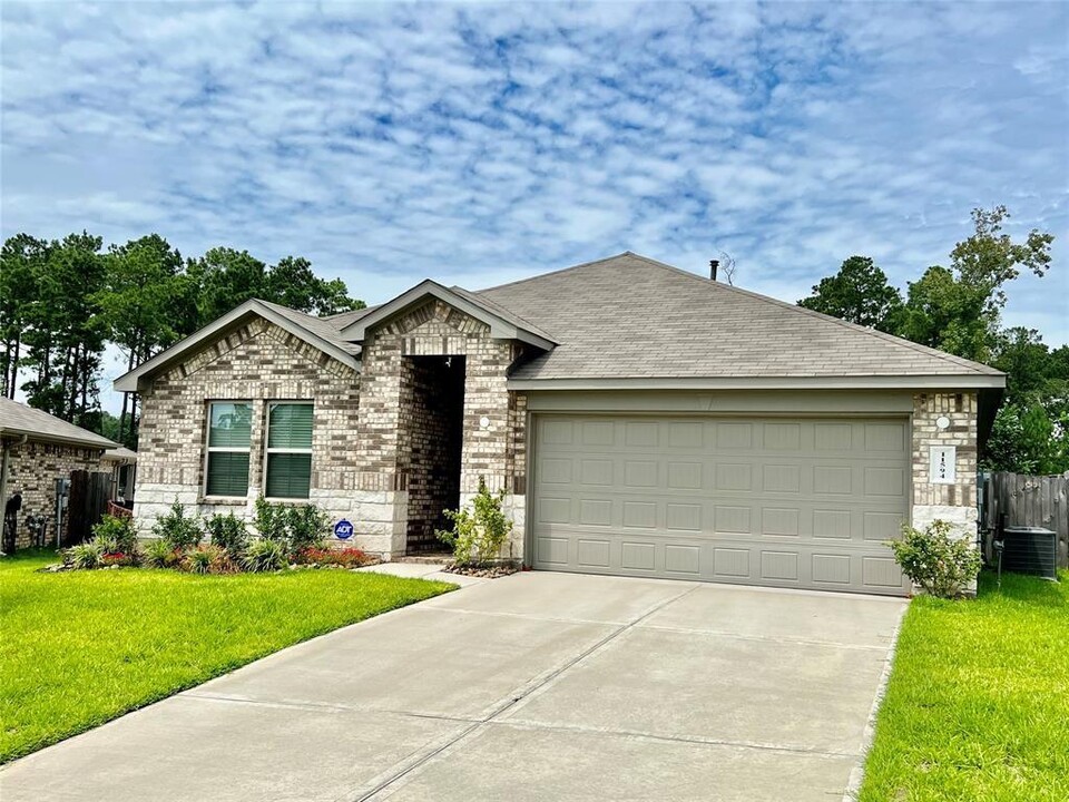 11594 Gingerland Dr in Conroe, TX - Building Photo