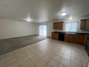 4281 Estate Dr S in Fargo, ND - Building Photo - Building Photo