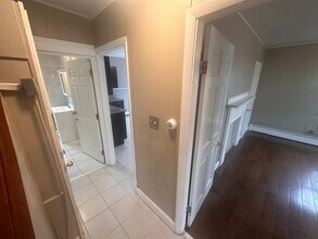 22 Linden St, Unit 2 in Somerville, MA - Building Photo - Building Photo