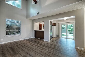 2711 St Edwards Cir in Austin, TX - Building Photo - Building Photo