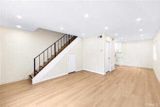 333 Riverdale Dr in Glendale, CA - Building Photo - Building Photo