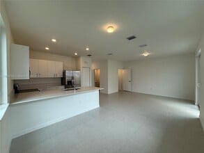 726 SE 13th Ct in Homestead, FL - Building Photo - Building Photo