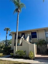 4522 Weybridge St in Sarasota, FL - Building Photo