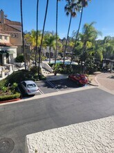 52 Vía Pamplona in Rancho Santa Margarita, CA - Foto de edificio - Building Photo