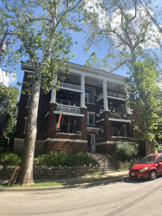 Sunny Slope in Kansas City, MO - Foto de edificio