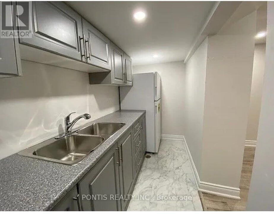 188 Holmes Crescent in Milton, ON - Building Photo