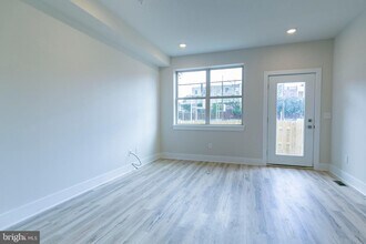 2522 N Howard St-Unit -1 in Philadelphia, PA - Building Photo - Building Photo