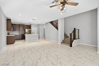 1032 Via Panfilo Ave in Henderson, NV - Building Photo - Building Photo
