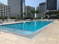 950 Brickell Bay Dr, Unit 2110 in Miami, FL - Building Photo - Building Photo