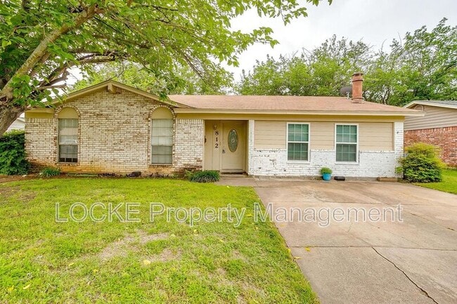 property at 812 E Prairie View Rd
